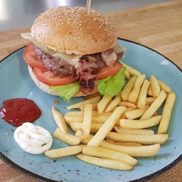 Chianina Bacon Cheese Burger 200gr + patatine fritte